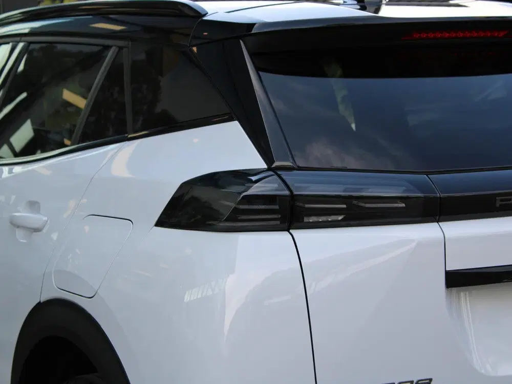 Peugeot 2008 1.2 Hybrid 145 GT VOORRAAD KORTING (bj 202 uit 2026, foto 13