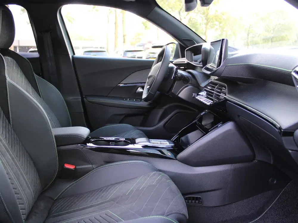 Peugeot 2008 1.2 Hybrid 145 GT VOORRAAD KORTING (bj 202 uit 2026, foto 6