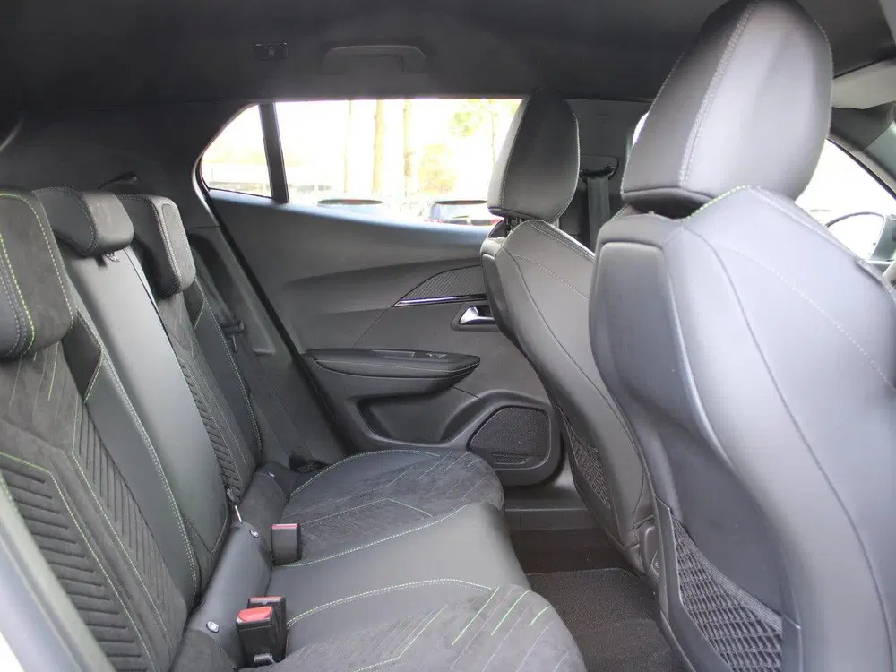 Peugeot 2008 1.2 Hybrid 145 GT VOORRAAD KORTING (bj 202 uit 2026, foto 7