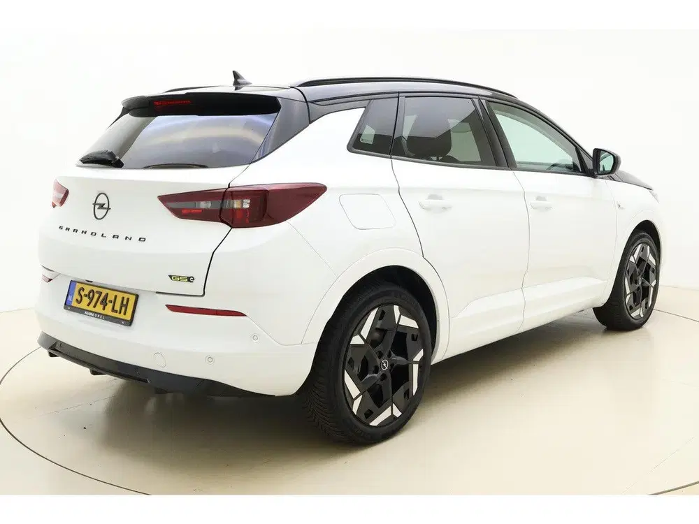 Opel Grandland 1.6 Turbo Plug-In Hybrid 300pk 4x4 GSe uit 2023, foto 2