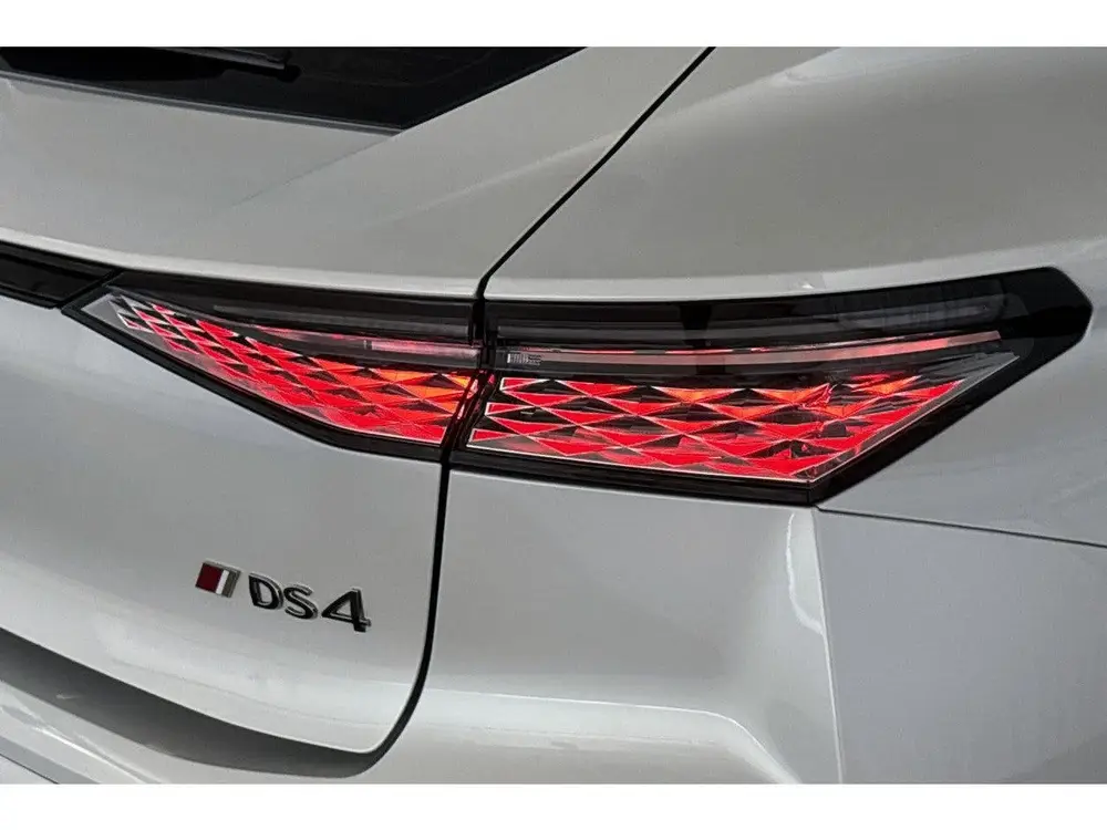 DS Automobiles DS 4 DS DS 4 1.2 PureTech Performance Line Auto uit 2022, foto 19