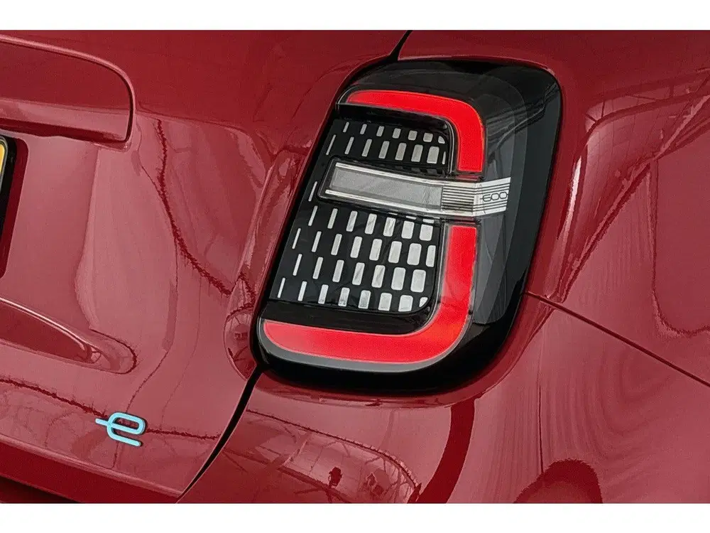 Fiat 600e Urban 54 kWh SOH 97% Pack Style Apple CarP uit 2025, foto 20