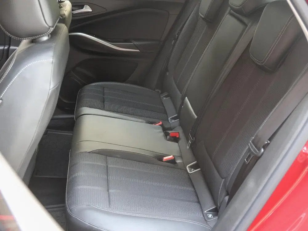 Opel Grandland GS Line 130pk Automaat uit 2024, foto 13