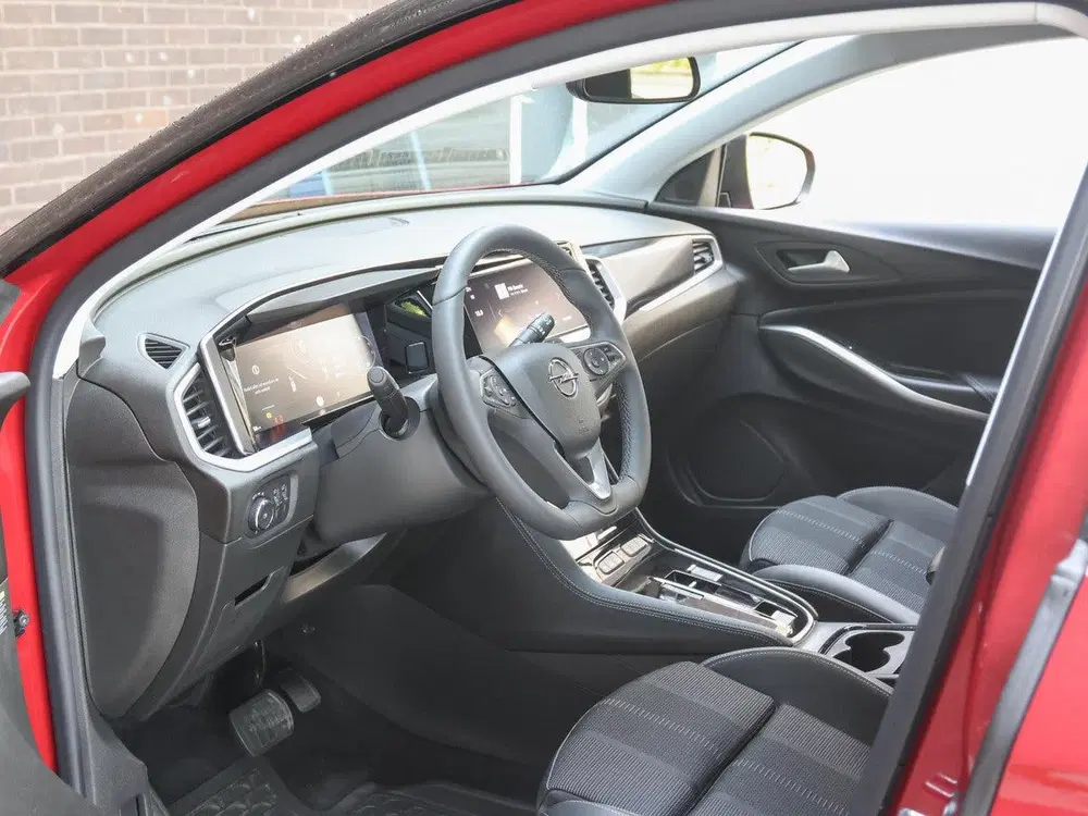 Opel Grandland GS Line 130pk Automaat uit 2024, foto 7