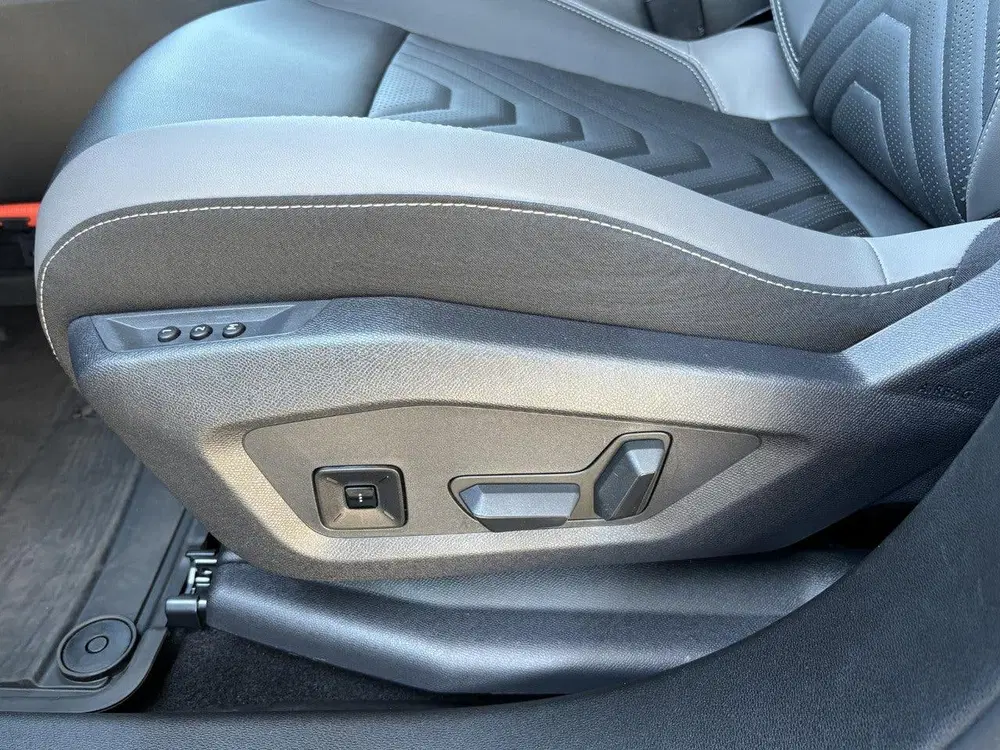 Jeep Compass 1.2 e-Hybrid First Edition uit 2026, foto 12
