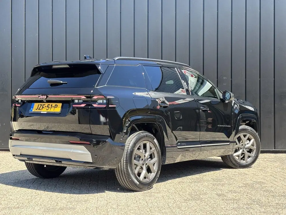Jeep Compass 1.2 e-Hybrid First Edition uit 2026, foto 3