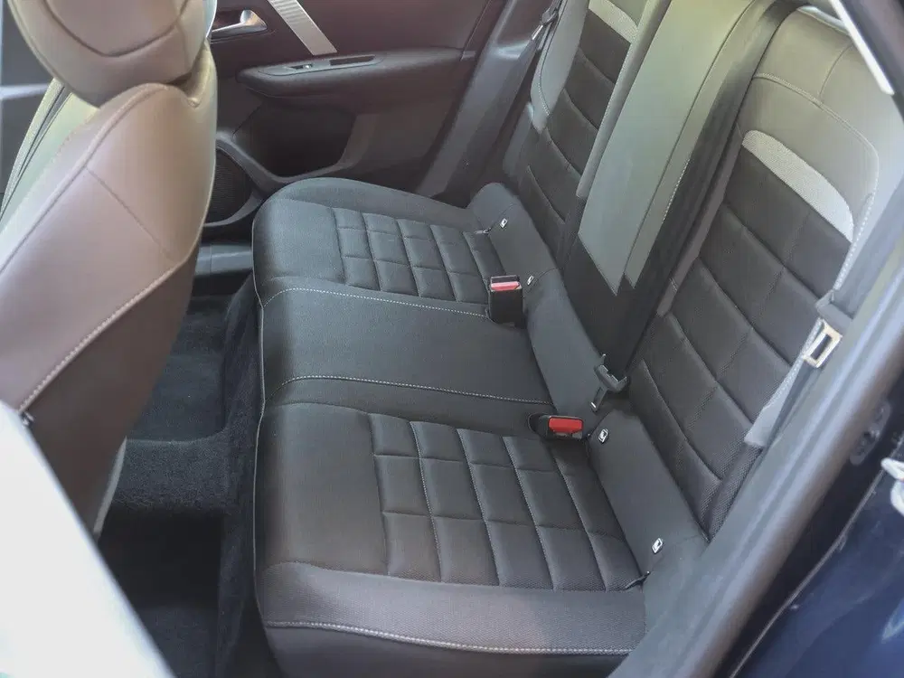 Citroën C4 1.2 Hybrid 136 Plus uit 2025, foto 16
