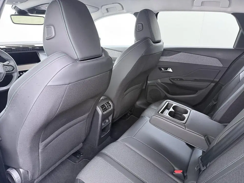 Peugeot 308 SW Allure Pack Business 130pk uit 2023, foto 19