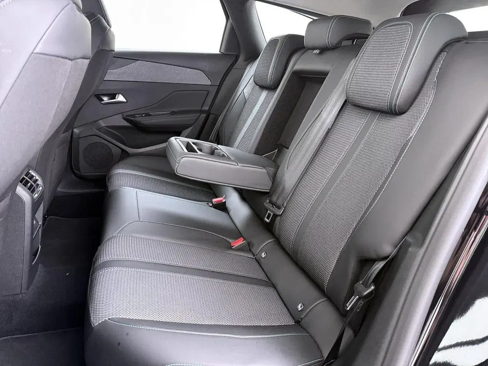 Peugeot 308 SW Allure Pack Business 130pk uit 2023, foto 20