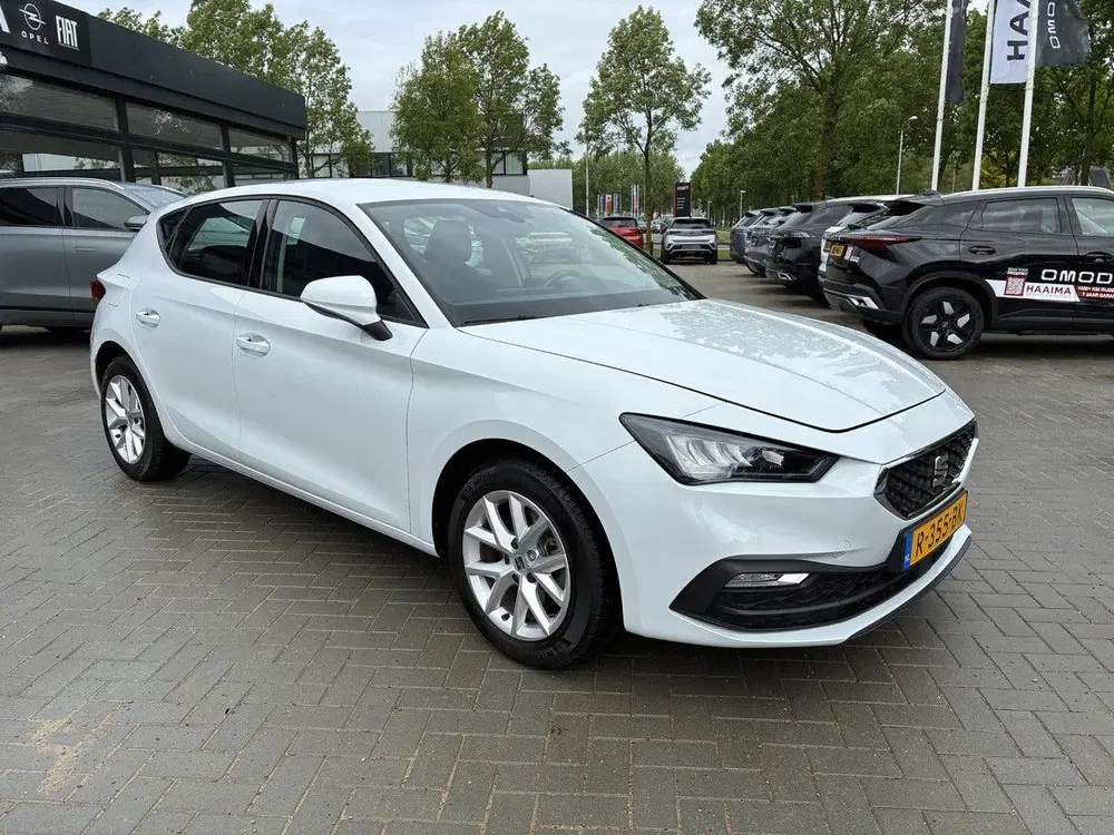SEAT Leon 1.0 TSI Reference 5 Deurs uit 2022, foto 4