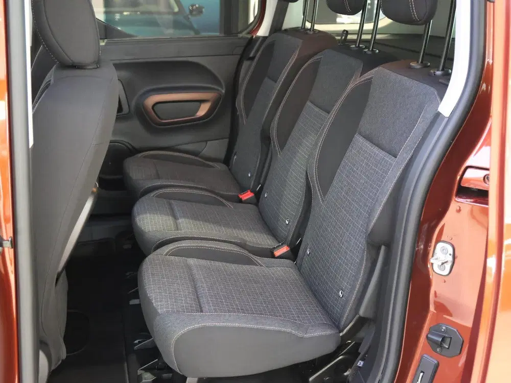 Peugeot Rifter MPV GT 130 pk Automaat uit 2022, foto 18