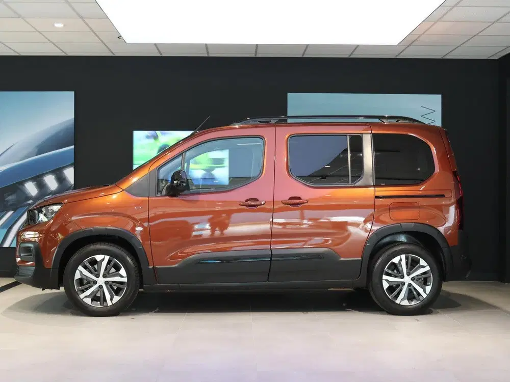 Peugeot Rifter MPV GT 130 pk Automaat uit 2022, foto 2