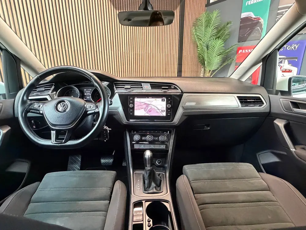 Volkswagen Touran 1.5 TSI Business CAMERA|AUTOMAAT|ADAPT CRU uit 2019, foto 16