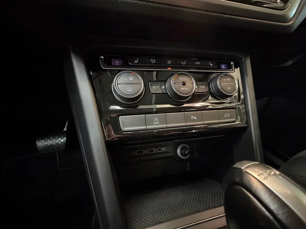 Volkswagen Touran 1.5 TSI Business CAMERA|AUTOMAAT|ADAPT CRU uit 2019, foto 20
