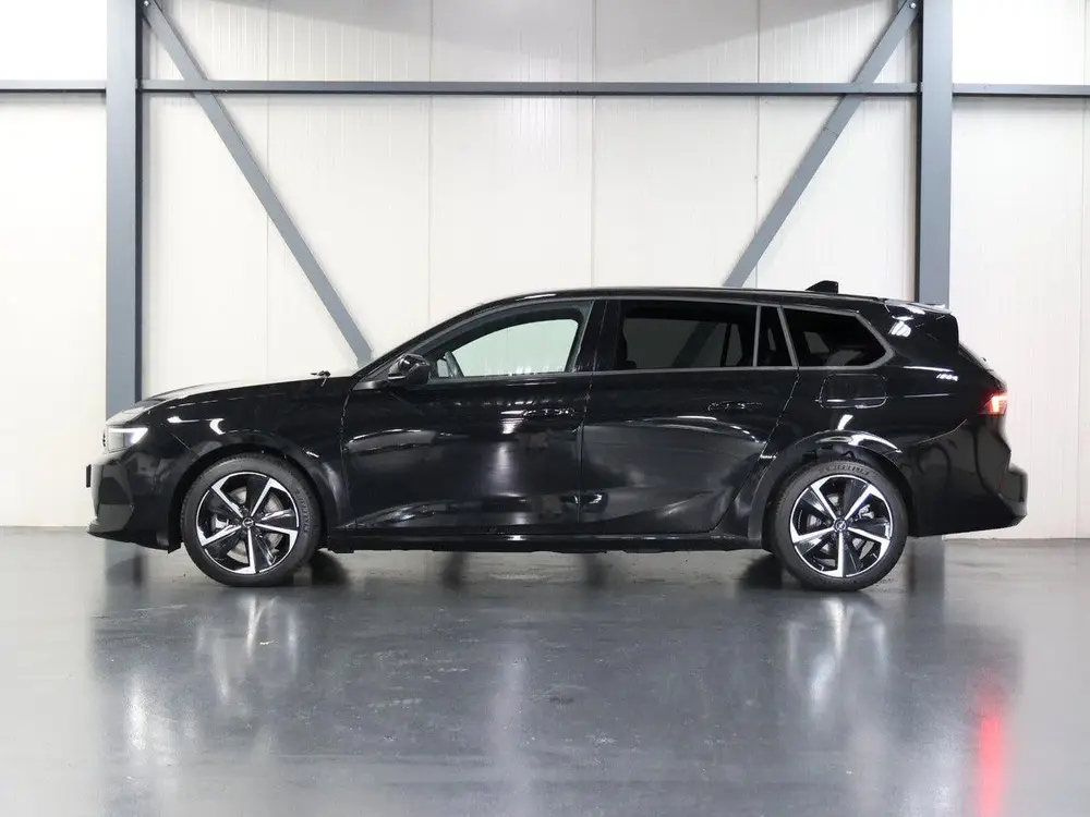 Opel Astra Sports Tourer 1.6 Turbo 225PK Plug In Hybr uit 2025, foto 2
