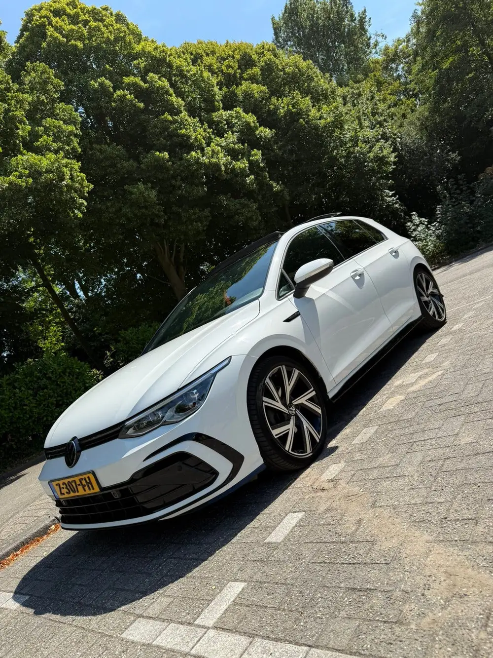 Volkswagen Golf 1.5 Etsi 150pk 7-DSG 2021 R-Line Panoramadak uit 2021, foto 2