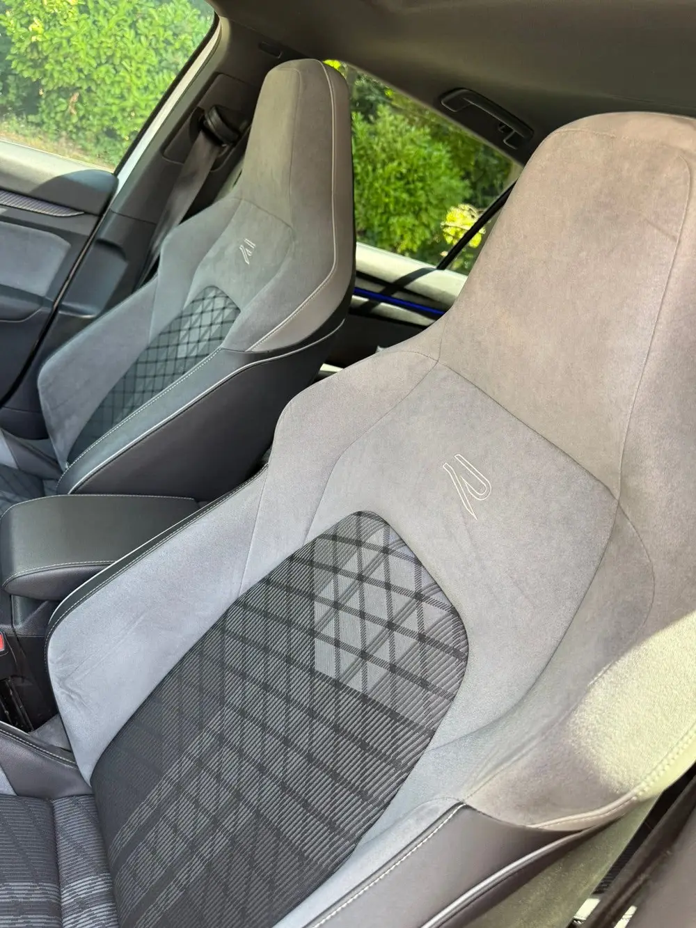 Volkswagen Golf 1.5 Etsi 150pk 7-DSG 2021 R-Line Panoramadak uit 2021, foto 20