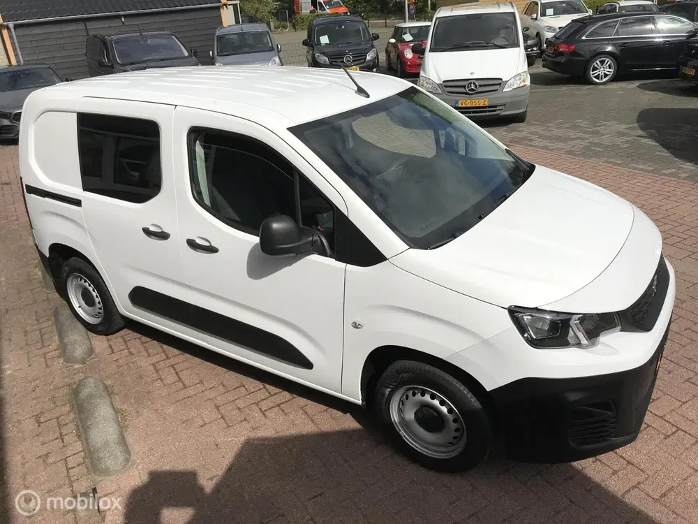 Peugeot Partner 1.6 BlueHDI Premium uit 2019, foto 2