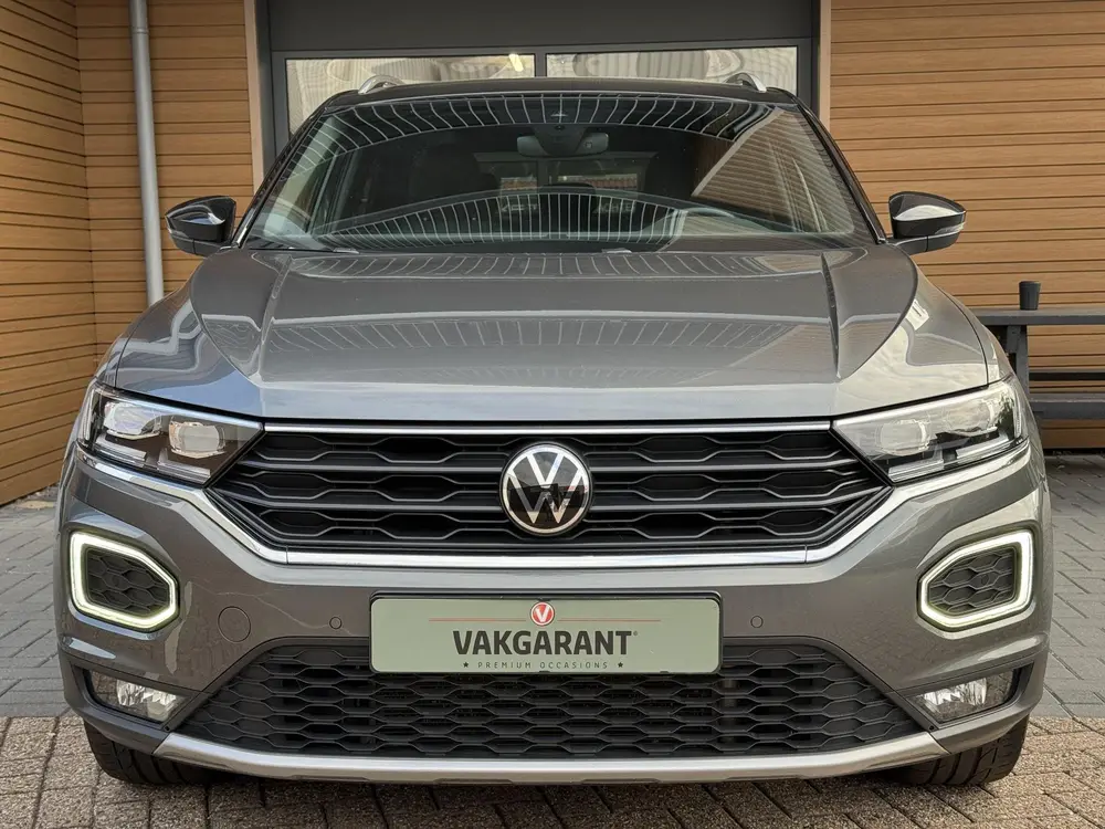 Volkswagen T-Roc 1.5 TSI Sport,19`,Navi,Carpl,Cam,Led,Cruise uit 2022, foto 2