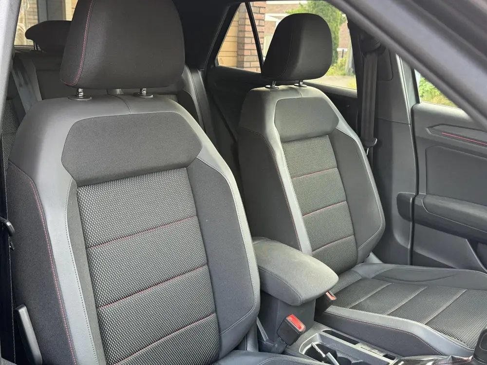 Volkswagen T-Roc 1.5 TSI Sport,19`,Navi,Carpl,Cam,Led,Cruise uit 2022, foto 6