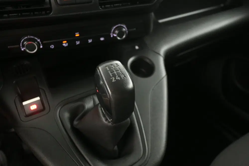 Peugeot Partner 1.5 BlueHDI Premium uit 2019, foto 18