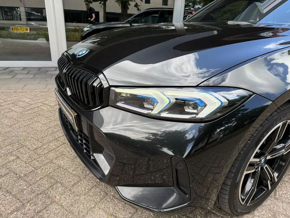 BMW 3-serie 330e 292pk Aut uit 2023, foto 9