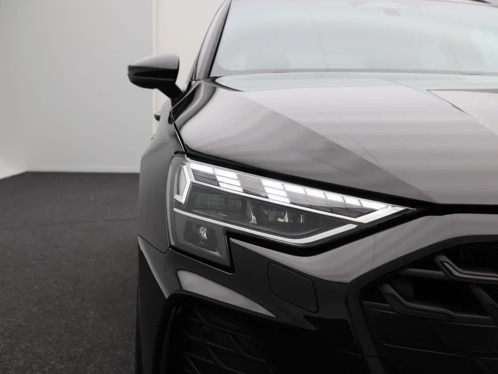 Audi A3 45 TFSi 272 Pk e S-line Competition uit 2025, foto 11