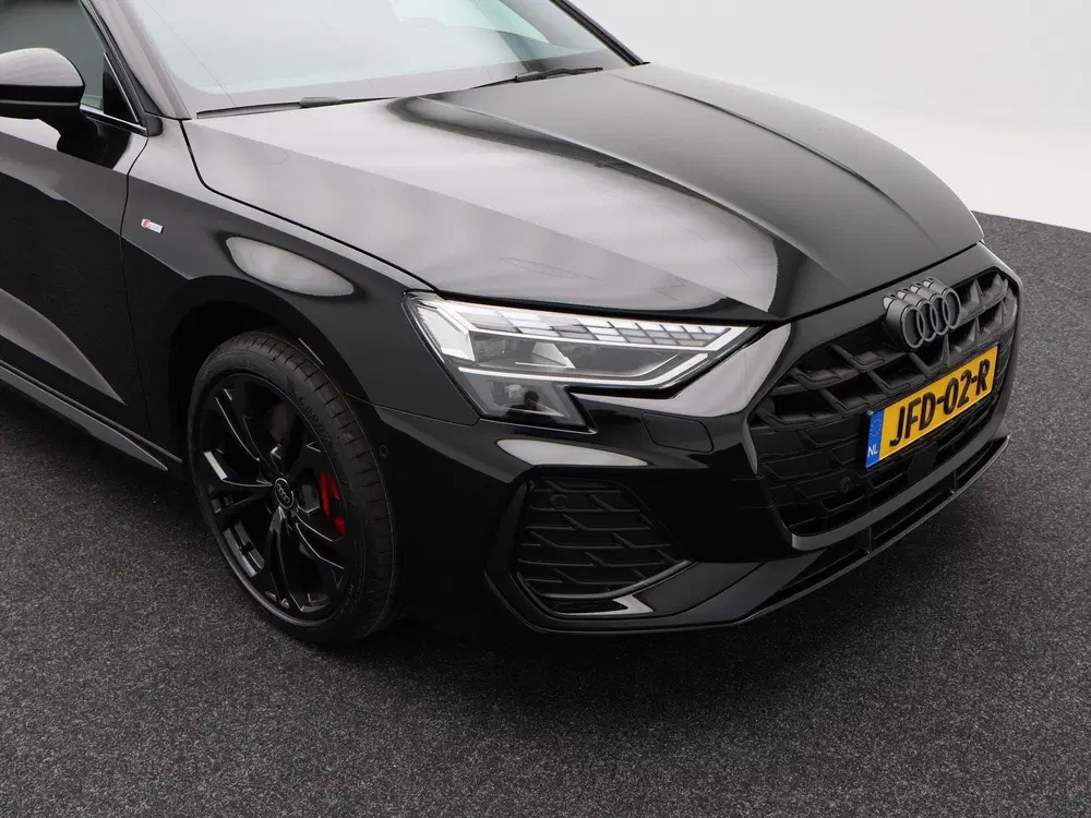 Audi A3 45 TFSi 272 Pk e S-line Competition uit 2025, foto 12