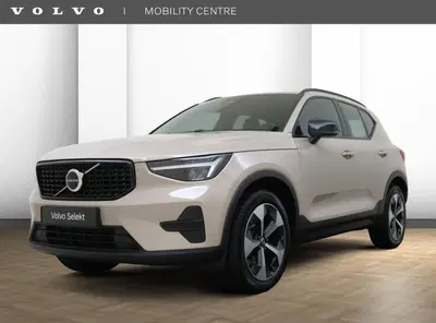 Volvo XC40 2.0 B4 Plus Dark uit 2025
