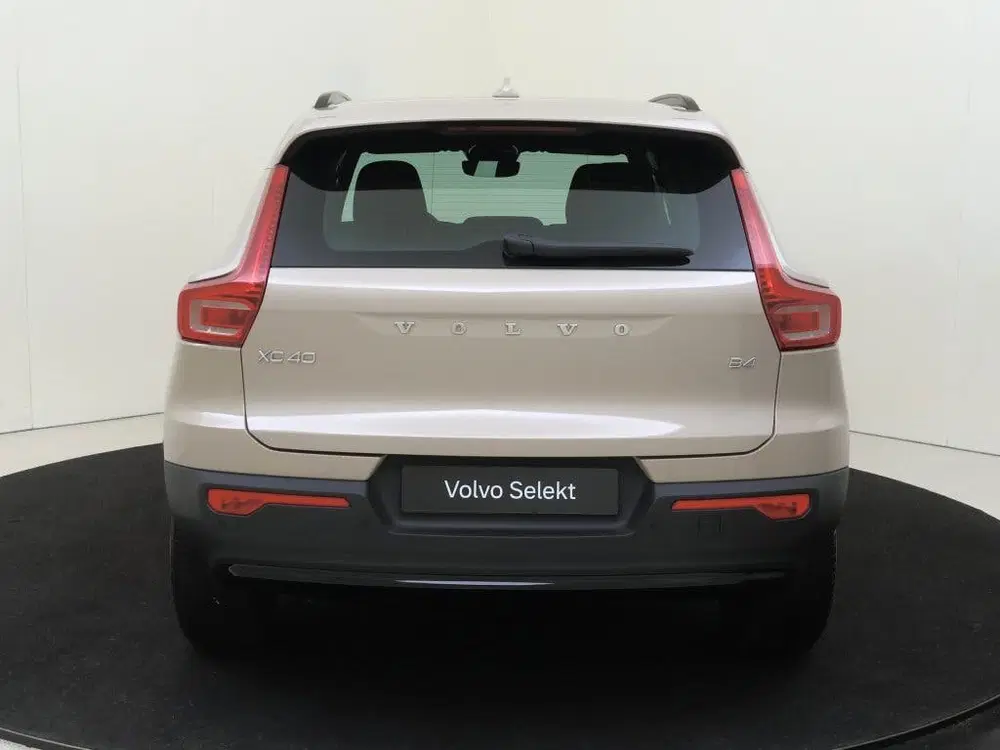 Volvo XC40 2.0 B4 Plus Dark uit 2025, foto 5