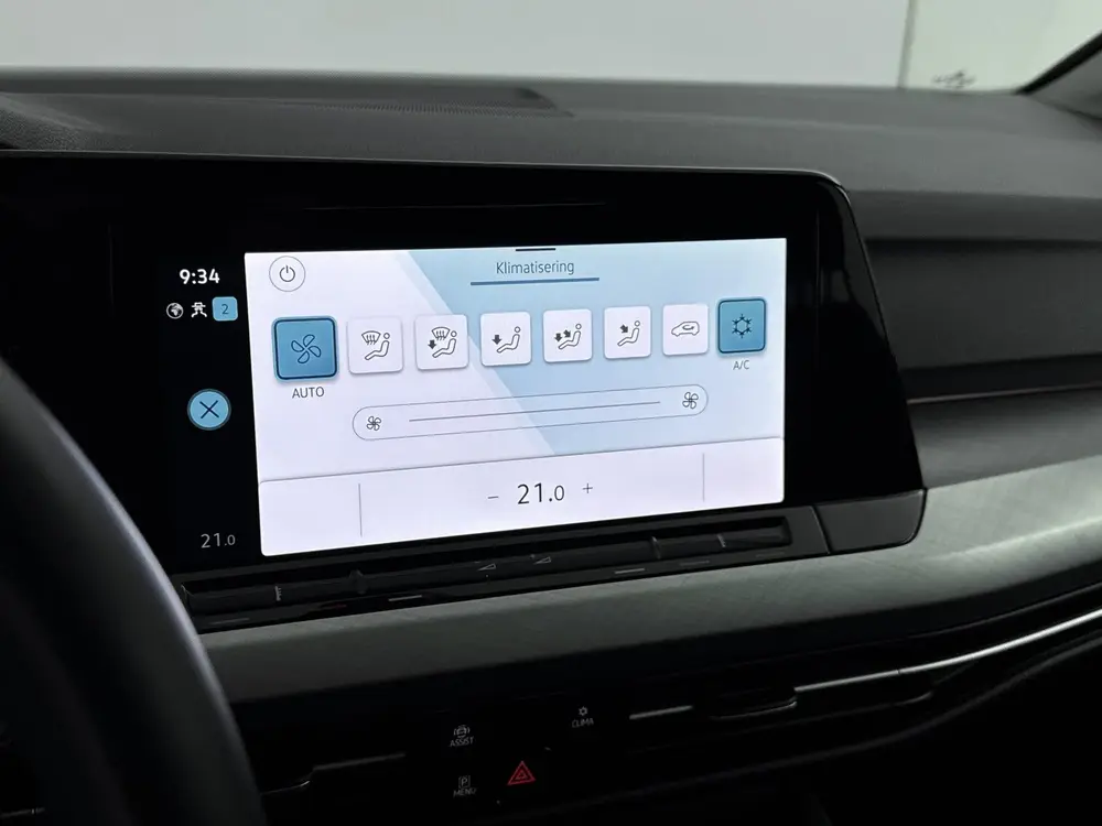 Volkswagen Golf 1.5 eTSI Active // APPLE CARPLAY // PDC V+ uit 2023, foto 15