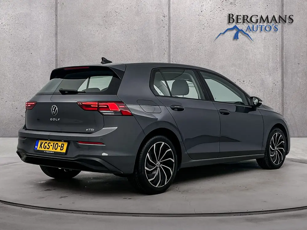 Volkswagen Golf 1.5 eTSI Active // APPLE CARPLAY // PDC V+ uit 2023, foto 2