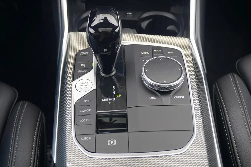 BMW 3-serie Touring 330i xDrive M Sportpakket uit 2022, foto 13