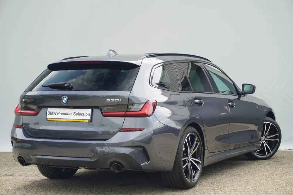 BMW 3-serie Touring 330i xDrive M Sportpakket uit 2022, foto 2