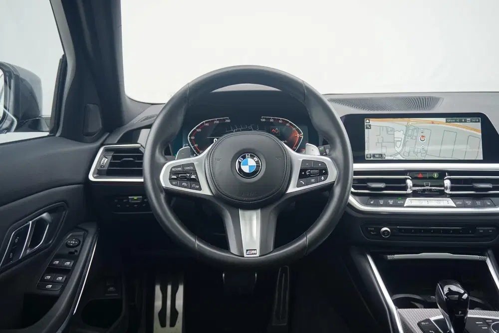 BMW 3-serie Touring 330i xDrive M Sportpakket uit 2022, foto 9