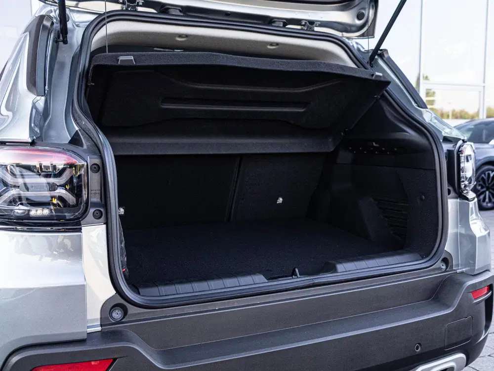 Jeep Avenger 1.2 e-Hybrid Altitude uit 2024, foto 19