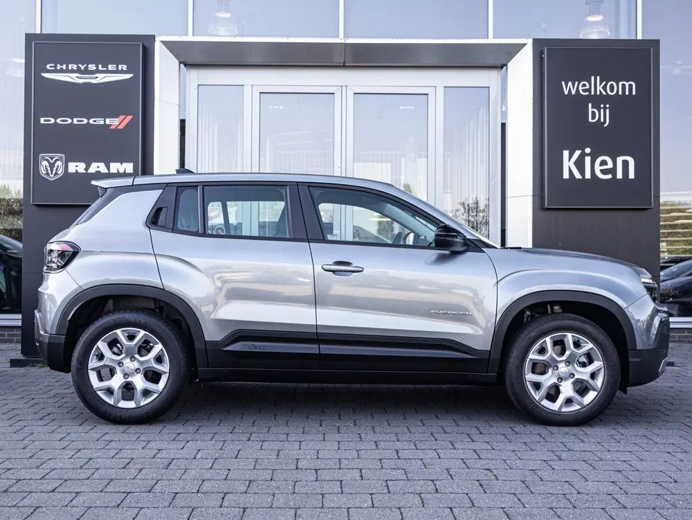 Jeep Avenger 1.2 e-Hybrid Altitude uit 2024, foto 3