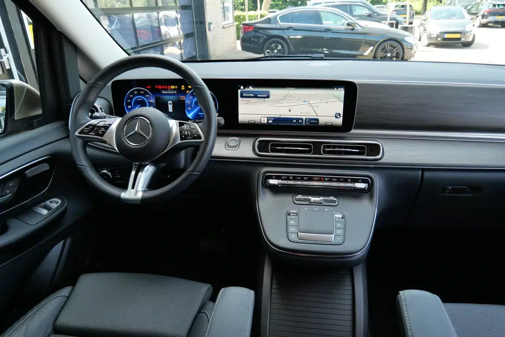 Mercedes-Benz EQV 300 L2 90 kWh uit 2025, foto 6