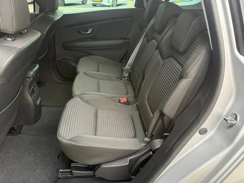 Renault Grand Scenic Grand Scénic 1.3 TCe Business Zen 7p. uit 2021, foto 4