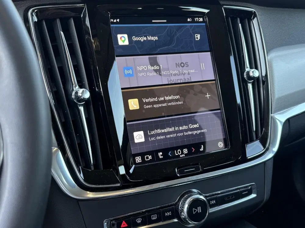 Volvo V90 2.0 T6 Plug-in hybrid AWD Core Bright uit 2022, foto 12