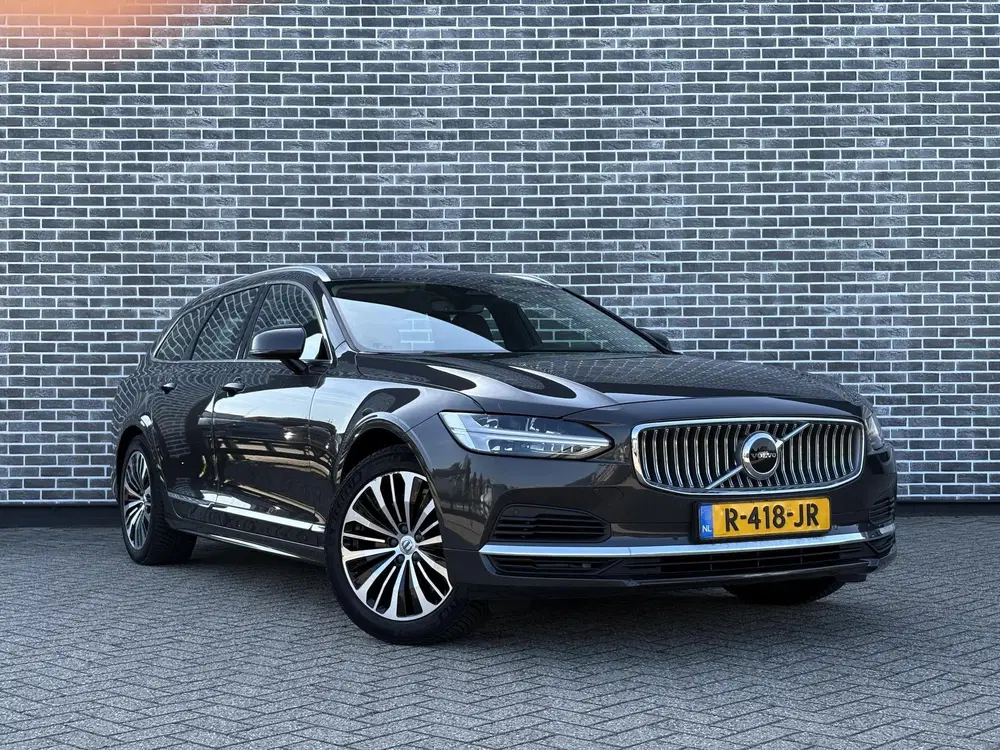 Volvo V90 2.0 T6 Plug-in hybrid AWD Core Bright uit 2022, foto 4