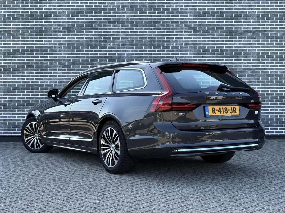 Volvo V90 2.0 T6 Plug-in hybrid AWD Core Bright uit 2022, foto 5