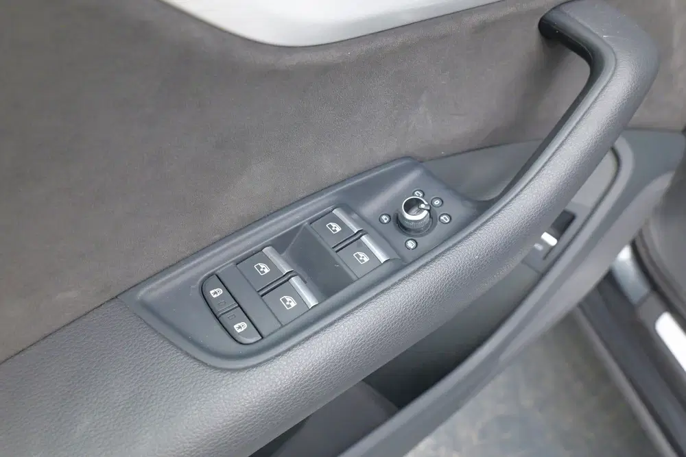 Audi Q7 55 TFSI e quattro Pro Line S uit 2021, foto 12