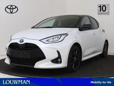 Toyota Yaris 1.5 Hybrid Executive + uit 2022