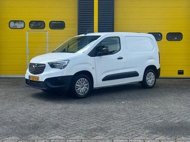 Opel Combo 1.2 Airco cruise navi BTW&BPM VRIJ uit 2020