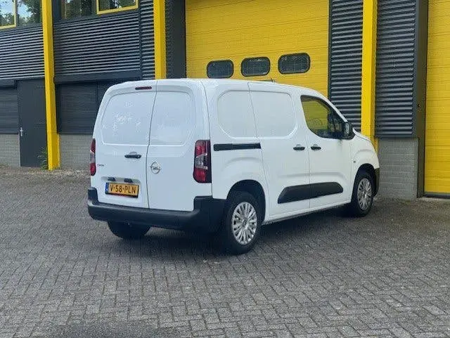 Opel Combo 1.2 Airco cruise navi BTW&BPM VRIJ uit 2020, foto 5
