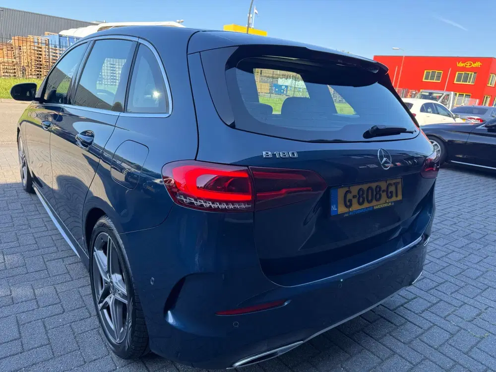 Mercedes-Benz B-Klasse 180 Business Solution AMG uit 2019, foto 10
