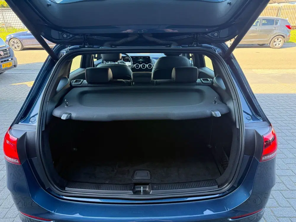 Mercedes-Benz B-Klasse 180 Business Solution AMG uit 2019, foto 11