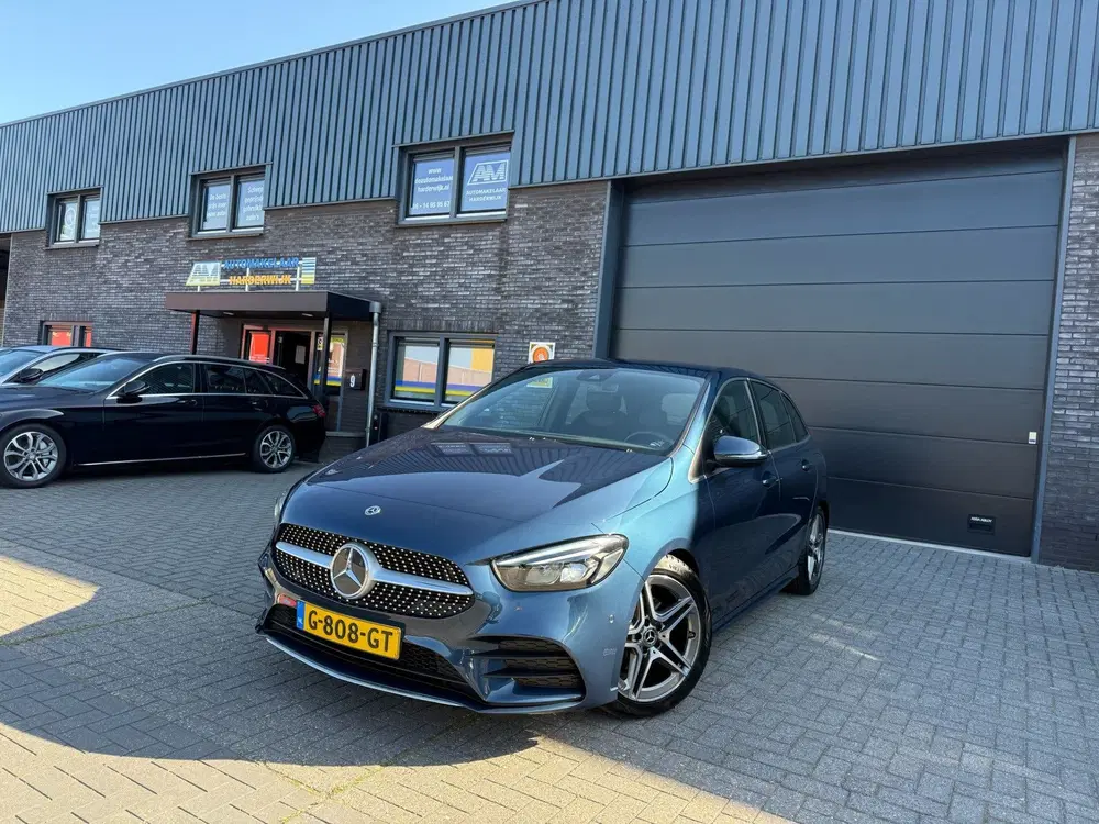 Mercedes-Benz B-Klasse 180 Business Solution AMG uit 2019, foto 2