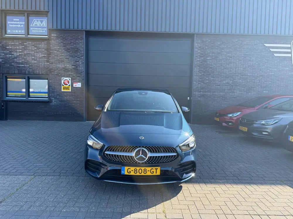 Mercedes-Benz B-Klasse 180 Business Solution AMG uit 2019, foto 3